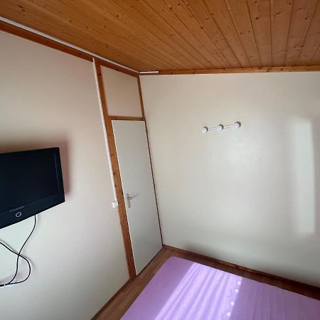 Chalet Agreable En Bord En De Mer. Le Port-des-Barques Exterior foto