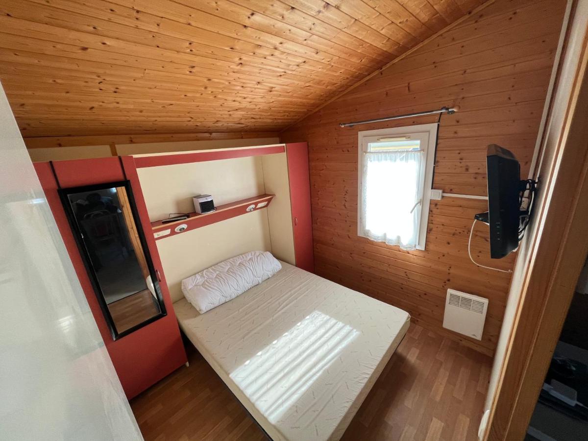 Chalet Agreable En Bord En De Mer. Le Port-des-Barques Exterior foto