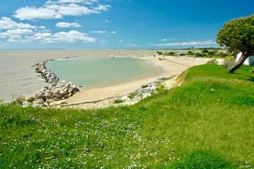 Chalet Agreable En Bord En De Mer. Le Port-des-Barques Exterior foto