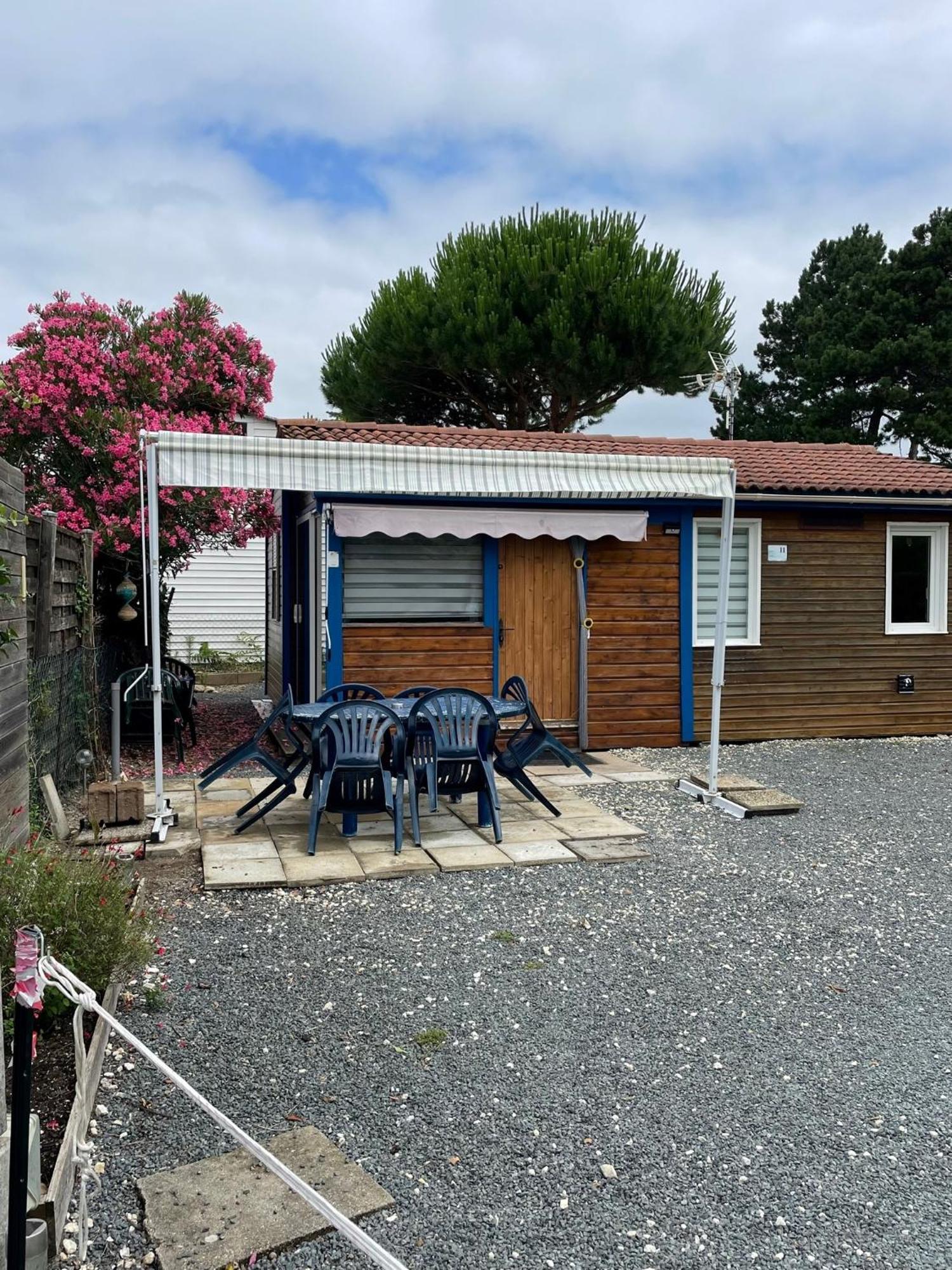 Chalet Agreable En Bord En De Mer. Le Port-des-Barques Exterior foto